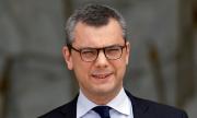 Разследват дясната ръка на Макрон