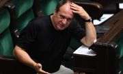 Музикант крепи полското правителство
