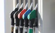 Горивата поевтиняват чувствително през август