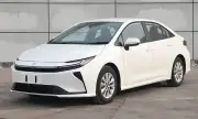 Ето я новата Toyota Corolla, която вече прилича на Camry