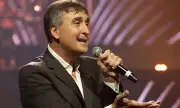 Веселин Маринов пя в проливен дъжд във Варна (ВИДЕО)