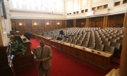 Парламентът гледа ветото на президента на 16 август