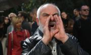 Протест пред Столична община заради калпавите ремонти (ВИДЕО+СНИМКИ)