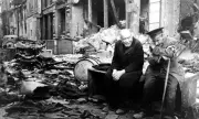„Грабят магазини за алкохол и скитат пияни“ - Как живеят германците в първите месеци след смъртта на Хитлер