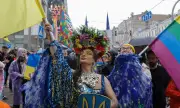 Украински военни от ЛГБТ участваха в шествие в центъра на Киев