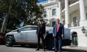 Тръмп продава Tesla-та си само няколко месеца след нейната покупка