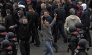 Какво точно се случва в държавата на Меркел?