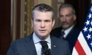 Два венецуелски военни самолета прелетяха край боен кораб на САЩ