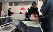 САЩ искат да ударят Huawei