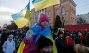 Голям митинг в Киев срещу опасенията от руско нашествие (СНИМКИ)