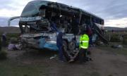 Ужасяващ сблъсък между два автобуса