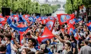 Над 100 000 души по улиците на Париж за празненствата за историческия триумф на ПСЖ