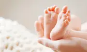 19-годишна роди в автобус и изхвърли новороденото през прозореца
