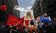 Първомайски протест пред парламента в Белград
