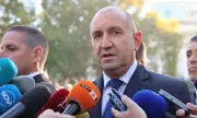 Радев се позиционира на изток от еврото