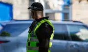 В Единбург арестуваха три жени, блъснали се умишлено с автомобил в оградата на отбранителна компания