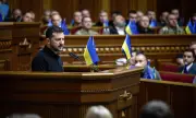 AP: Доверието в Зеленски нямалява