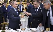 Богатите руснаци стават още по-богати