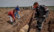 Складират трупове в супермаркет