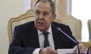 Лавров се появи в Аляска с тениска на СССР