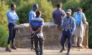 Близо 70 загинали след като автобус падна в река