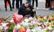 3-годишно дете загина в ръцете на баща си в Крайстчърч