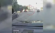 Кола помете пешеходец на ул. „Бели Дунав“ в София 