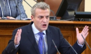 Защо идеята на Петър Москов за Спешната помощ скара депутатите?