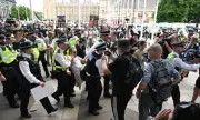 На Острова задържаха 365 души на протест в подкрепа на забранената група "Палестинско действие"