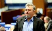 Страстите в НС отново ескалираха: Депутати наскачаха на бой, Киселова пробва да укроти залата с даване на почивка 