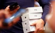 Apple сваля цените на iPhone