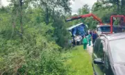 Инцидент: Автобус с туристи се преобърна край Боженци