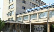 Братчето на починалия от COVID-19 абитуриент постъпи в заклеймената от бащата болница
