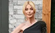 Снимка След развода: Светлана Василева разголи гръд (СНИМКА)