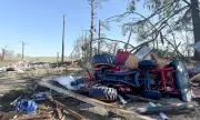 Снимка Торнадо уби 16 души в САЩ 