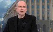 Снимка Доц. Петър Чолаков: Не виждам да се задават предсрочни избори, особено след като се чу тежката дума на Пеевски