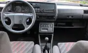 Знаете ли, че "топката за голф" на скоростния лост на Volkswagen Golf Mk2 е нещо повече от декорация?