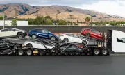 Продажбите на Tesla се сринаха, повличайки след себе си целия американски автомобилен пазар