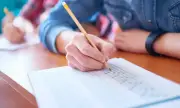 Седмокласниците се явяват на матура по БЕЛ