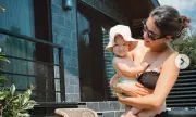 След кошмара с диагнозата рак, дъщерята на Гала показа, че е добре и се наслаждава на лятото (СНИМКИ)