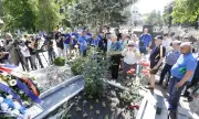 Левски поднесе венци на гроба на Гунди и Котков