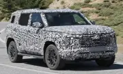 Mitsubishi Pajero се завръща, но като истински всъдеход на рама или като кросоувър?