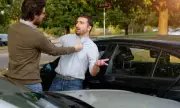 Шофьор на автобус скочи да бие друг водач на кръстовище в Русе