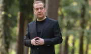 Дмитрий Медведев на официално посещение в Северна Корея