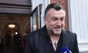 Любо Киров се разгневи и размаха средни пръсти пред деца (ВИДЕО)