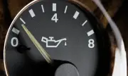 Какво трябва да бъде налягането на маслото в двигателя и как да го проверим