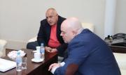 Борисов помпа пари към Гешев, а Бюрото за защита наедрява бързо