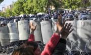 В Армения зоват за революция