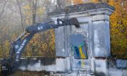 Събориха четири комунистически паметника