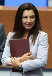������ �� 4000 ���� ����� ����� �� ������� ����������� �� ������������ � ����� � ������